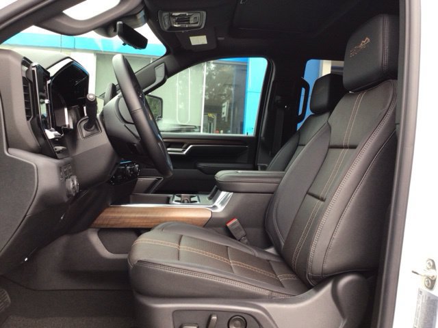 Used 2026 Chevrolet Silverado 3500 High Country w/ Technology Package AWD/4WD image 10