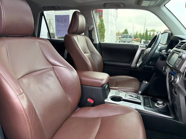 Used 2015 Toyota 4Runner Limited AWD/4WD image 31