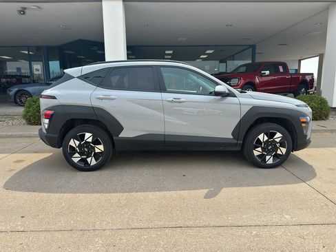 Used 2025 Hyundai Kona SEL AWD/4WD image 7
