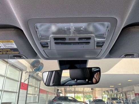 Used 2017 Toyota Highlander Limited FWD image 17