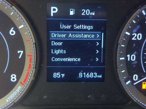 Used 2020 Hyundai Venue SE FWD image 9