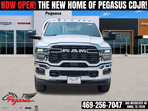 New 2026 RAM 2500 Tradesman AWD/4WD image 6