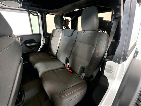 Used 2019 Jeep Wrangler Unlimited Rubicon image 25