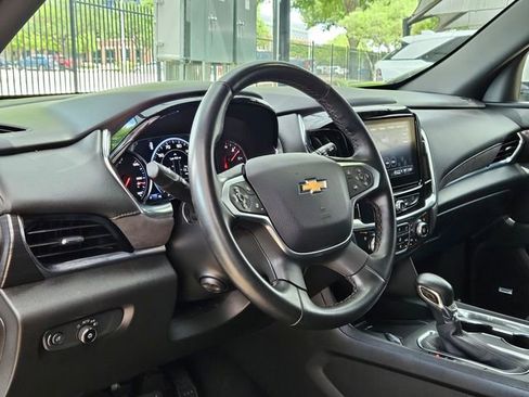 Used 2023 Chevrolet Traverse High Country AWD/4WD image 8