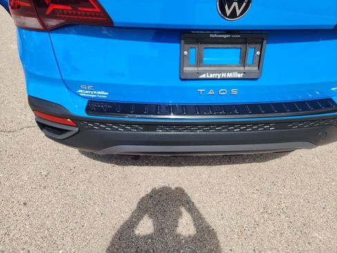 Certified 2024 Volkswagen Taos SE FWD image 24