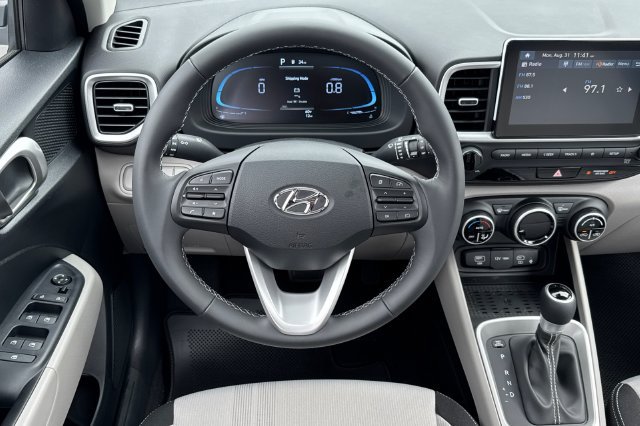 New 2026 Hyundai Venue SEL FWD image 13