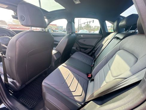 Used 2025 Volkswagen Jetta GLI Autobahn image 4