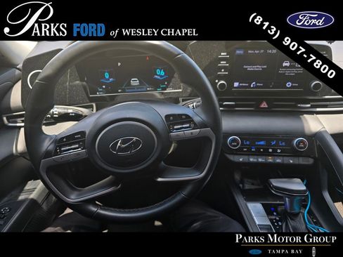 Used 2021 Hyundai Elantra SEL w/ Convenience Package FWD image 4