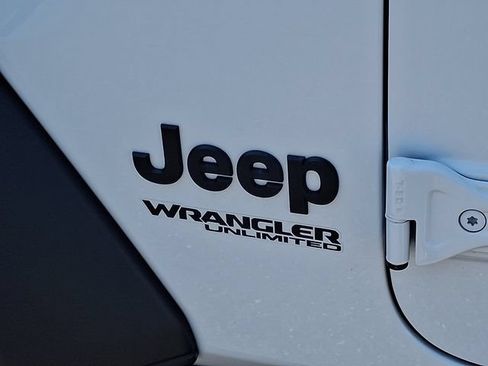 Used 2022 Jeep Wrangler Unlimited Sport AWD/4WD image 31