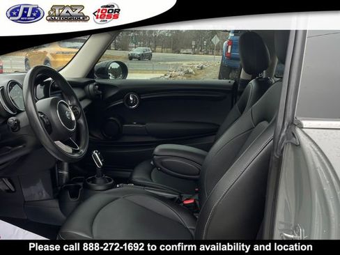 Used 2020 MINI Cooper 2-Door Hardtop image 9