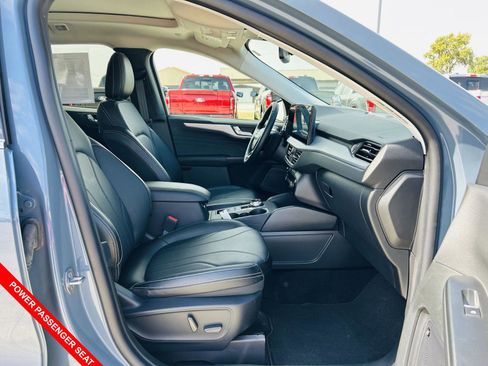 Used 2025 Ford Escape PHEV w/ PHEV Premium Package image 37