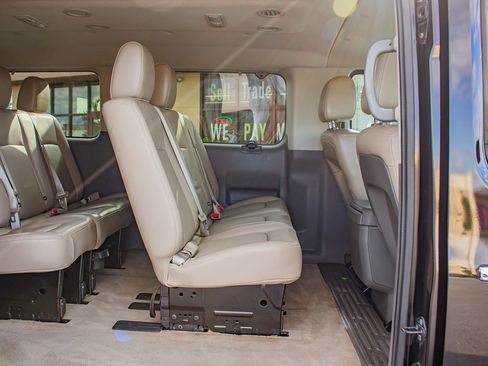 Used 2019 Nissan NV 3500 SL RWD image 16