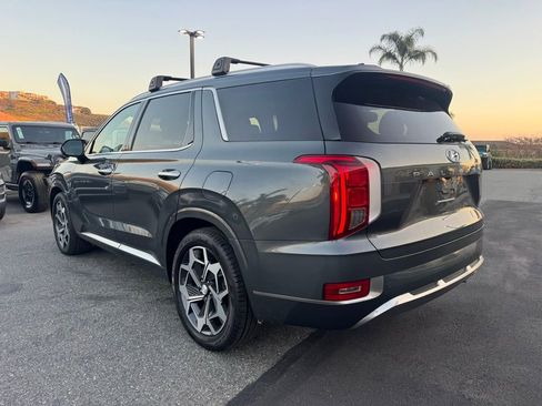 Used 2022 Hyundai Palisade Calligraphy image 3