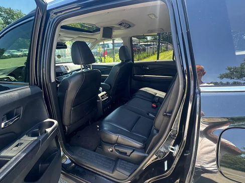 Used 2016 Honda Pilot Touring image 26