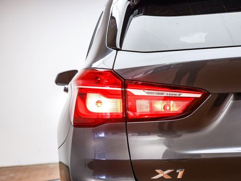 Used 2021 BMW X1 sDrive28i w/ Convenience Package image 8