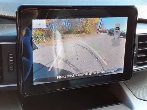 Used 2022 Ford Explorer XLT w/ Equipment Group 202A image 23