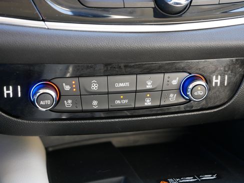 Used 2023 Buick Enclave Avenir w/ Avenir Technology Package image 23