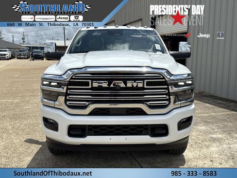 New 2026 RAM 2500 Laramie AWD/4WD image 2