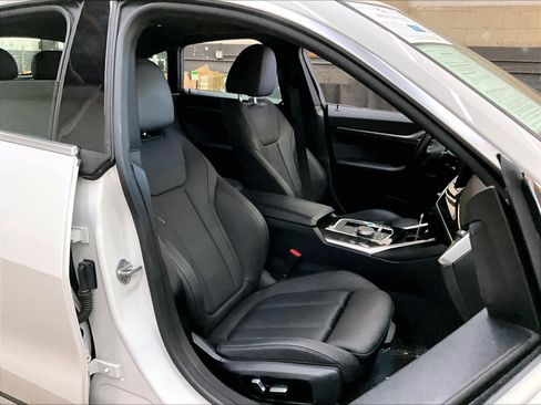 Used 2023 BMW i4 eDrive40 RWD image 10