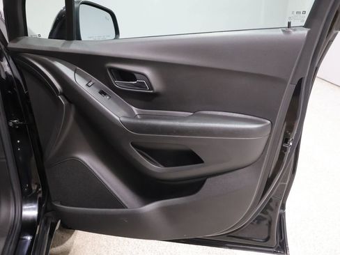 Used 2021 Chevrolet Trax LT w/ Redline Edition image 23