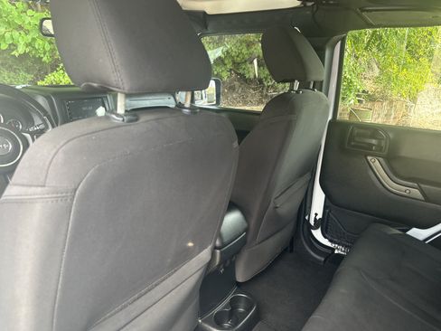 Used 2015 Jeep Wrangler Unlimited Sport w/ Quick Order Package 24S AWD/4WD image 21