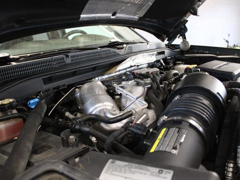 Used 2019 GMC Sierra 2500 SLE w/ SLE Preferred Package image 18