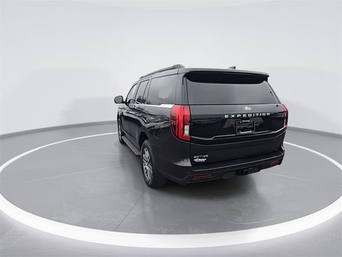 New 2025 Ford Expedition Active image 7