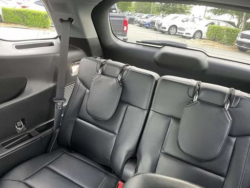 Used 2022 Ford Explorer Limited w/ Equipment Group 301A AWD/4WD image 14