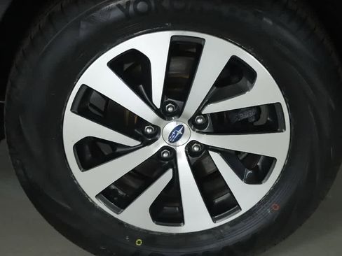 Used 2023 Subaru Outback Premium image 38