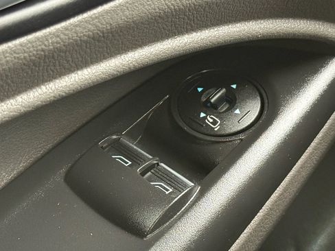 Used 2022 Ford Transit Connect XLT image 38