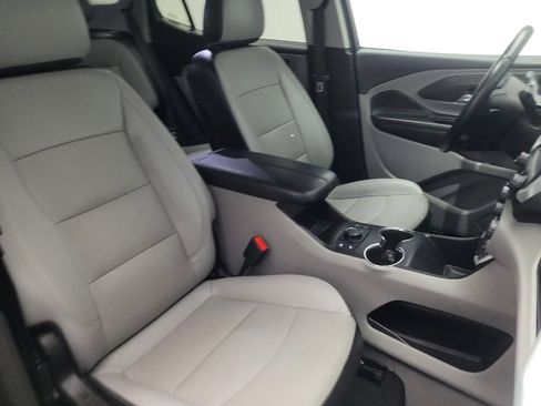 Used 2023 GMC Terrain SLT image 21