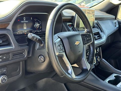 Used 2024 Chevrolet Suburban Premier image 9