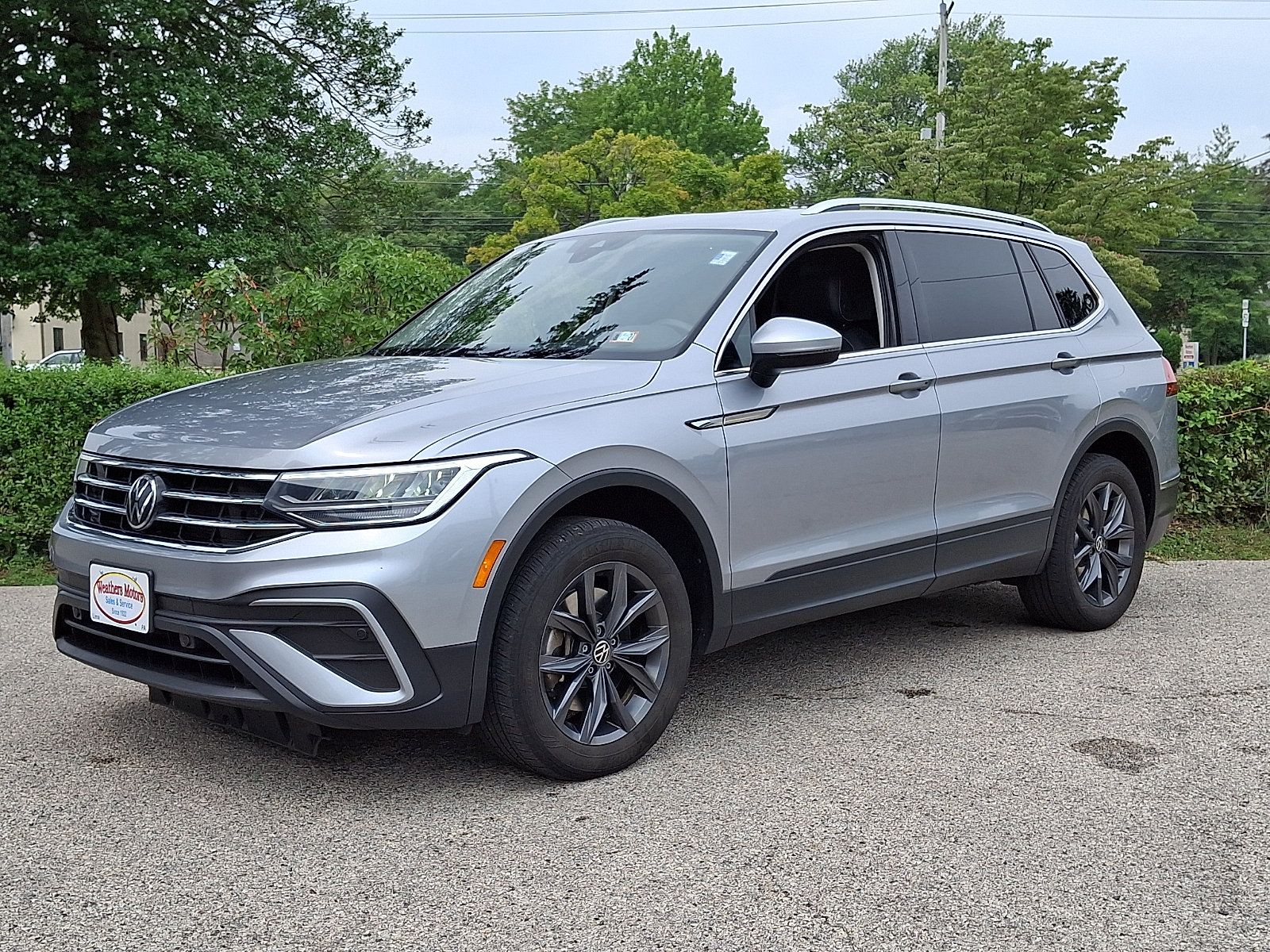 Used 2023 Volkswagen Tiguan SE AWD/4WD image 3