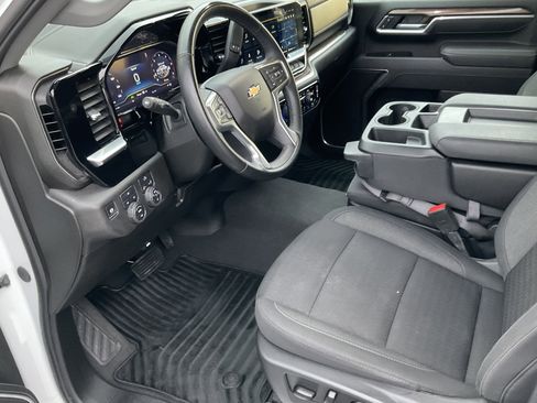 Used 2025 Chevrolet Silverado 3500 LT w/ Convenience Package image 21