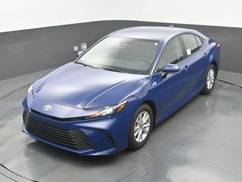 Used 2026 Toyota Camry LE FWD image 16