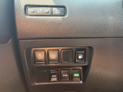 Used 2020 Nissan Rogue S AWD/4WD image 28
