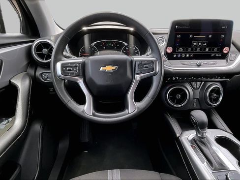 Used 2025 Chevrolet Blazer LT FWD image 6