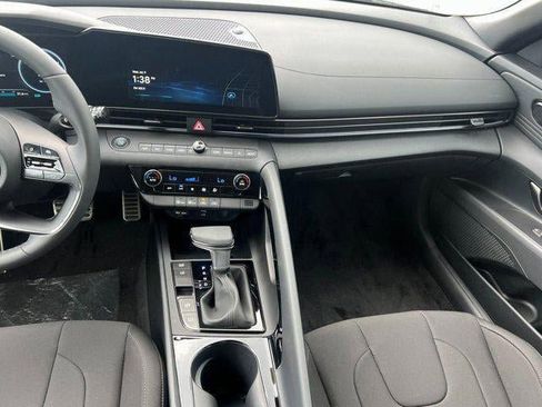 New 2025 Hyundai Elantra SEL FWD image 91