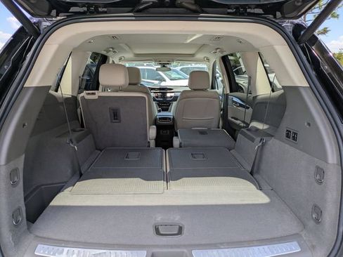 Used 2022 Cadillac XT6 Premium Luxury AWD/4WD image 8