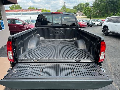 Used 2014 Nissan Frontier SV AWD/4WD image 7