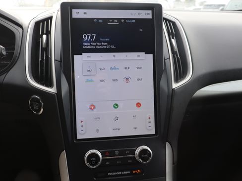 Used 2023 Ford Edge SE image 15