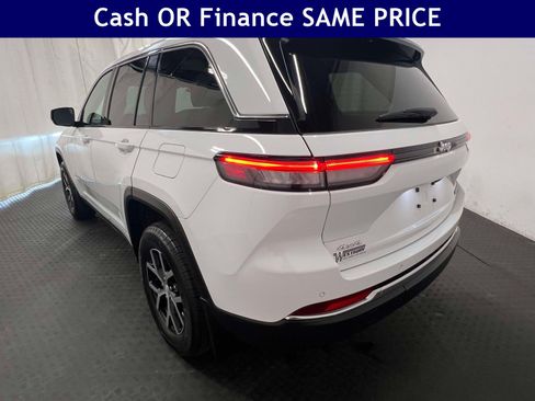 Used 2025 Jeep Grand Cherokee Limited w/ MOPAR Finishing Package AWD/4WD image 11