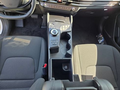 New 2026 Kia Sportage LX FWD image 21