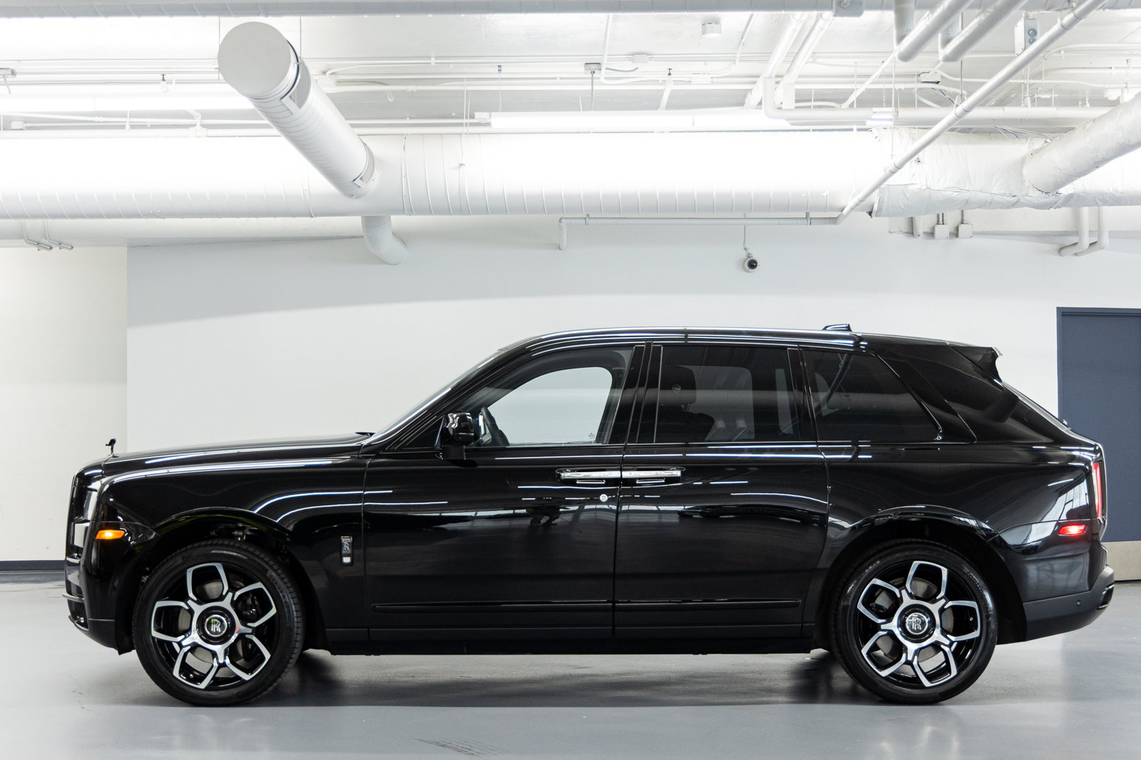 Certified 2024 Rolls-Royce Cullinan Black Badge w/ Driver's Package AWD/4WD image 2