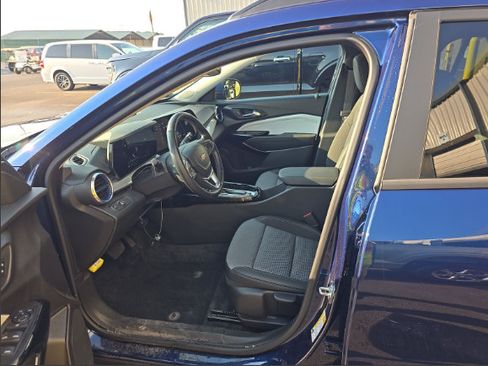 Used 2024 Chevrolet Trax LT w/ Driver Confidence Package FWD image 5