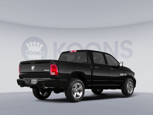 Used 2017 RAM 1500 Express AWD/4WD image 4