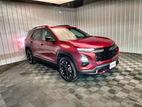 Used 2026 Chevrolet Equinox RS w/ Convenience Package III image 2