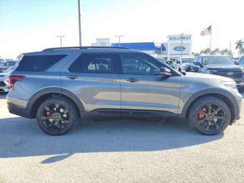 Certified 2024 Ford Explorer ST w/ Equipment Group 401A image 8