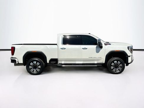 Used 2025 GMC Sierra 3500 Denali w/ Denali Reserve Package AWD/4WD image 4