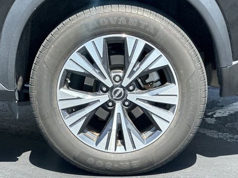 Used 2023 Nissan Rogue SV FWD image 42